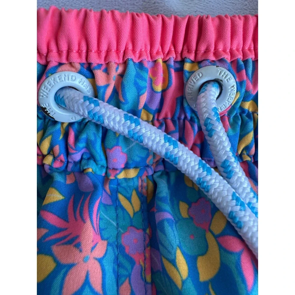 Chubbies Mens Tropical Floral Swim Trunks 4 Inch Inseam Blue Pink Small Preppy